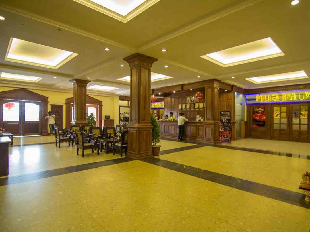 Golden Sand Hotel & Casino có nhiều ưu điểm thu hút người dùng